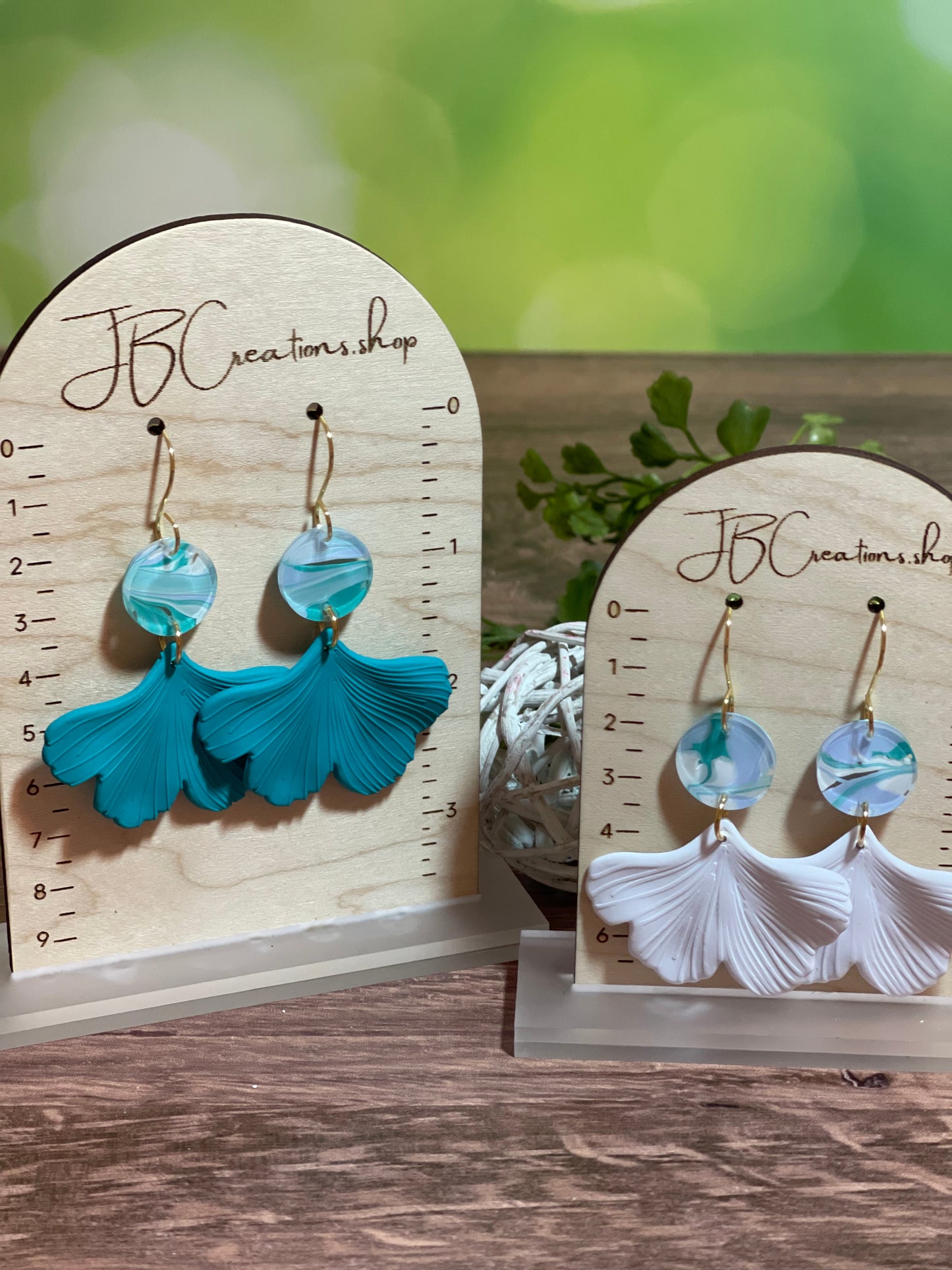 Ginkgo with Teal accent